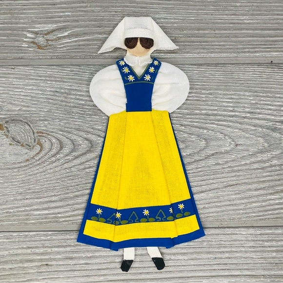 Vintage hand made fabric / paper textured women around the world design cards - Picture 9 of 11